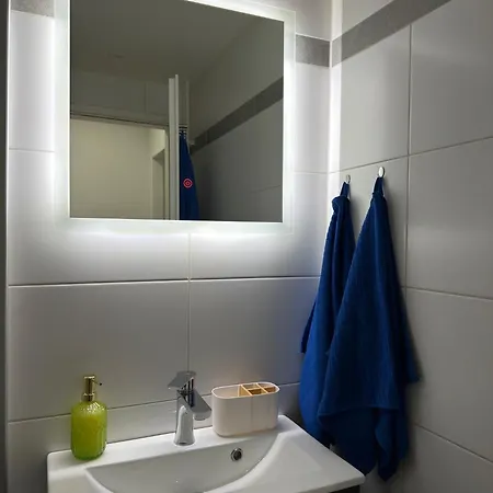 City Apartment アパート *
